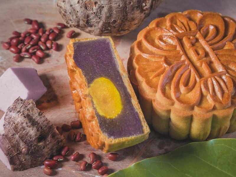 Mách bạn cách làm bánh trung thu khoai môn thơm ngon tại nhà 23 banh trung thu khoai mon 1