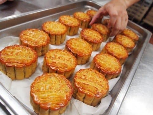 Cách làm bánh trung thu chay vừa ngon vừa tốt cho sức khỏe 22 nuong banh 4